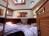 Grand Banks 42 Heritage- forward V berth cabin